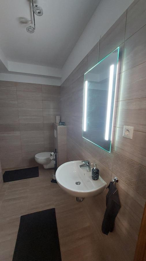 شقة بودابست  في N&Z Apartman Close To The Downtown المظهر الخارجي الصورة